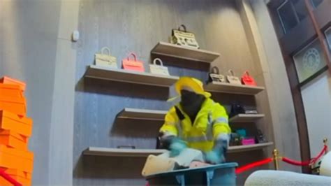 hermes store looted|Videos show $1.8 million Hermès handbag heist at Miami Beach .